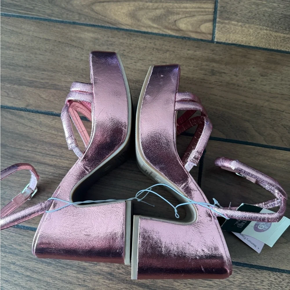 WILD FABLE Astro Metallic Pink Strappy Platform Sandals size 6.5